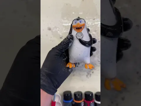 cleaning dirty toys #toys #toy #penguin #madagascar #smr #amrs