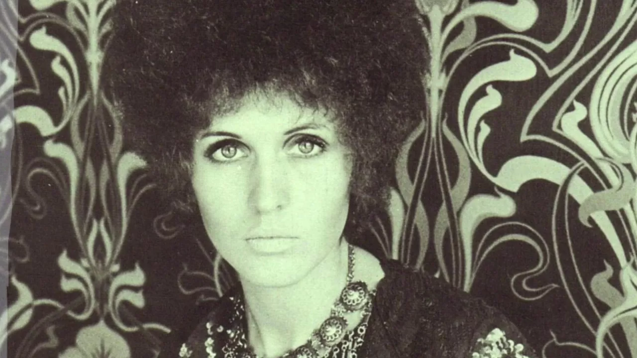 Julie Tippetts (née Julie Driscoll) - "Ocean And Sky (And Questions Why?)" (from Sunset Glow,1975)