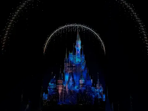 【公式】東京ディズニーランド®では「Reach for the Stars：Everlasting Dreams」を実施中！| 東京ディズニーランド/Tokyo Disneyland