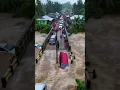 Download Lagu Suasana terjebak diatas jembatan saat banjir bandang berlumpur#s
