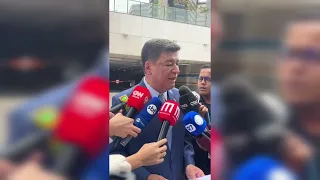 SENADOR CARLOS VIANA NA POLÍCIA FEDERAL RESPONDE JORNALISTAS 
