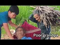 Download Lagu Opa vecht tegen eenzaamheid en ontbering — De reactie van Nhu en Hang zal je shockeren