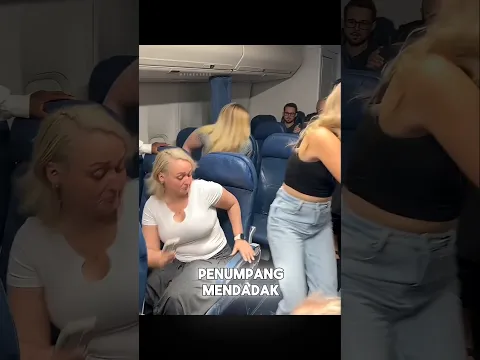 Ada yang Aneh di Bawah Kursi Pesawat! 😱✈️ #shortvideo