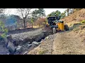 How a Deere 670 Grader Repaired Roads Swept Away by the Raging Waters #johndeere #grader