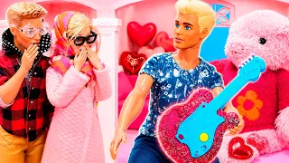 Ken Barbie'ye Hediye Seçiyor, Dede ve Nine Ziyarete Geliyor | Oyuncak Hikayesi