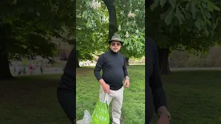 انزعاج محمد هنيدي من معجب حاول تصويره 