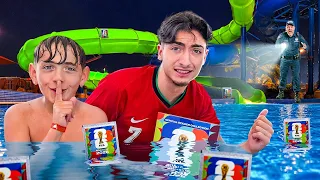 NOS COLAMOS en un PARQUE ACUÁTICO para ROBAR CROMOS del MUNDIAL!