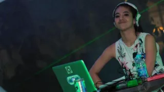 dua hati remix dejavu 