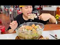 Download Lagu NGA SUMO VÀ 20 TÔ BÚN SƯỜN CHUA TẠI QUÁN CÓ 3 CHỊ EM GÁI XINH ĐẸP 