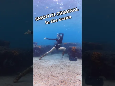 smooth criminal at the bottom of OCEAN 🌊😎 #underwater #michaeljackson #smoothcriminal #ocean
