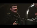 Javier Rosas, Los 2 Plebes y Su Tuba de Oro - Así Es El Amor