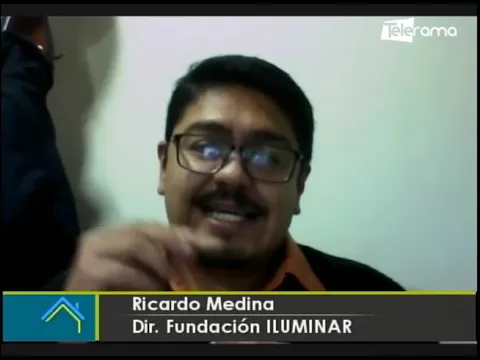 Encendido del árbol de navidad en la plaza San Francisco