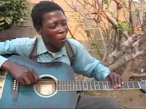 Botswana Music Guitar - Ronnie - "Ba koba bana".