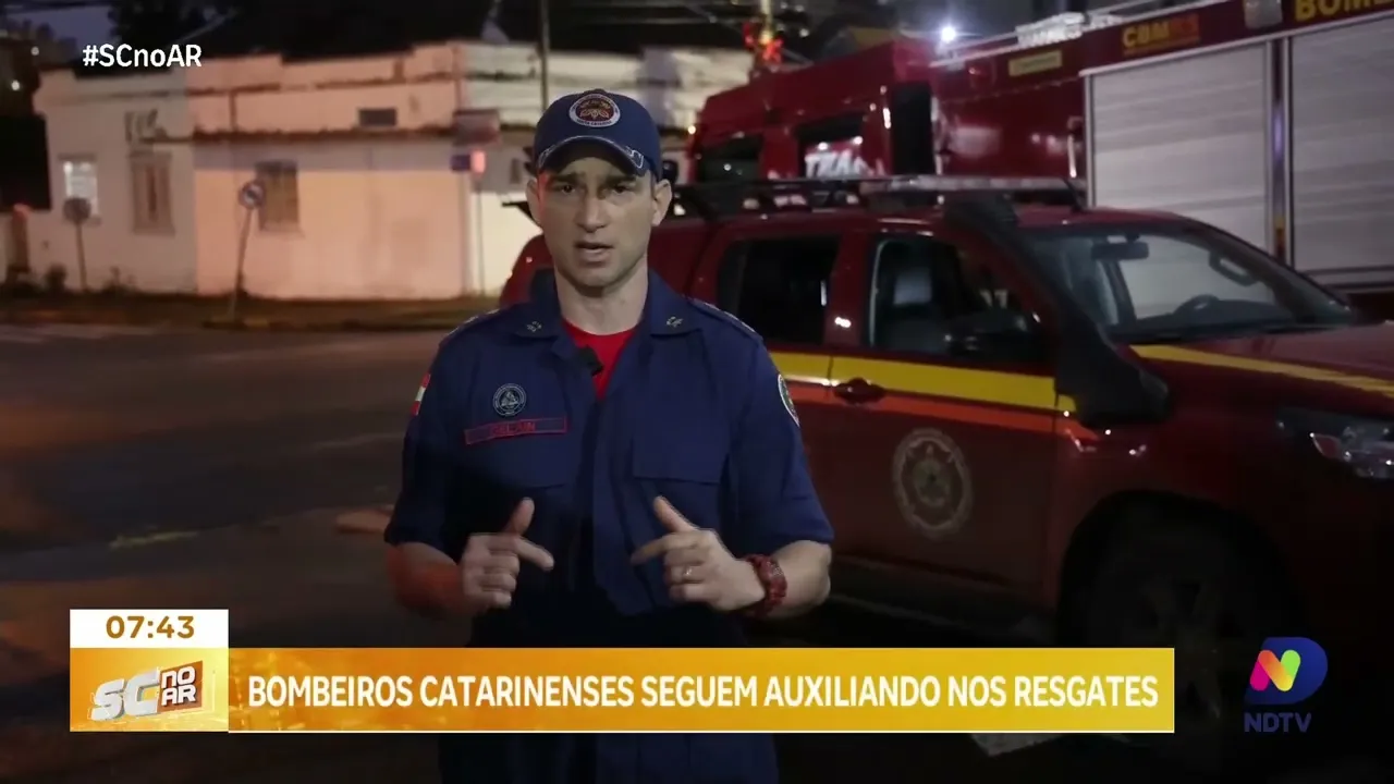 Bombeiros catarinenses seguem auxiliando nos resgates no Rio Grande do Sul