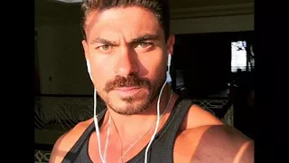 استاذ الهوى خالد سليم دندنها
