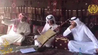 عزف ربابه سالم العطوي اثناء لقاه مع سعود الخلف مقدم قناة العربيه دندنها