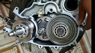 engine men casing fitting bajaj auto rickshaw 2stock