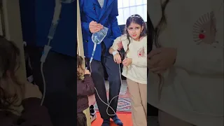 أخذنا ذهب المستشفى لأنها اعدت بلا أكل   دندنها