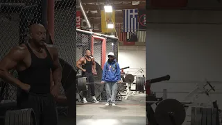 ELITE Powerlifter ANATOLY Use FAKE WEIGHTS In GYM PRANK Anatoly Fitness Gym 