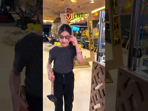 لما تمزح وانت بتلبس نطارات