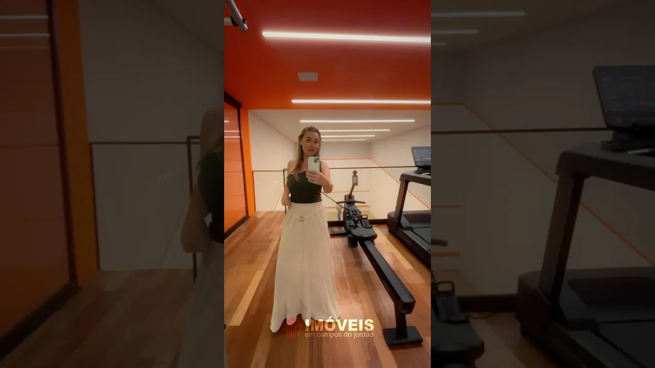 Video do Imóvel: Luxo e modernidade em Campos do Jordão. Com 11 suítes, heliponto, piscinas e até pista de boliche.