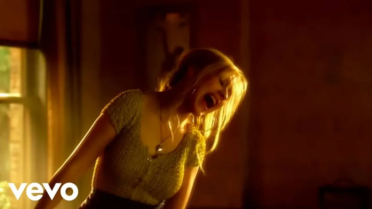 Christina Aguilera - Something's Got a Hold On Me (Burlesque) (Official Video) Christina Aguilera - Something's Got a Hold On Me (Burlesque) (Official Video)