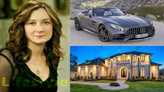 Sara Gilbert Net Worth Boyfriend Car House Family Age Biography Lifestyle 2021