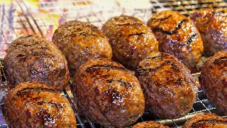 Wow! Charcoal-grilled hamburger steak in a traditional Korean hanok / Korea Food!