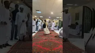     جلد عريس سوداني ليلة زواجه لقياس مدى تحم له           دندنها