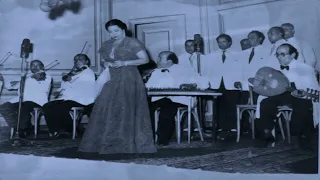 و من تضحك الدنيا إليه فيغترر يمت كقتيل الغ يد بالبسمات 