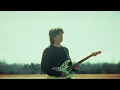 STRINGS HEART - empty airport