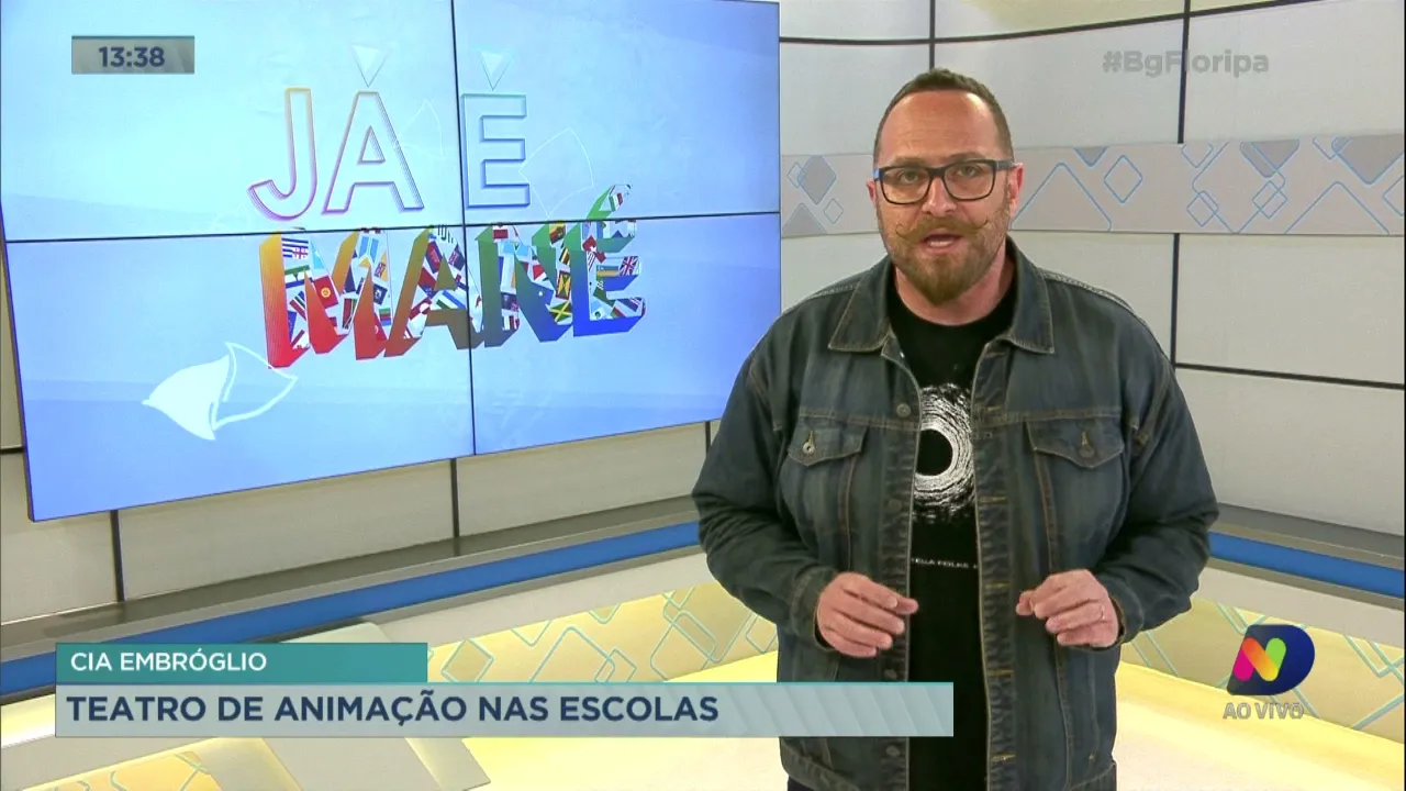 Já é Mané: natação com Manu Quint, o som da banda Akanoá, Cia Embróglio de Teatro e Jadson no Avaí.