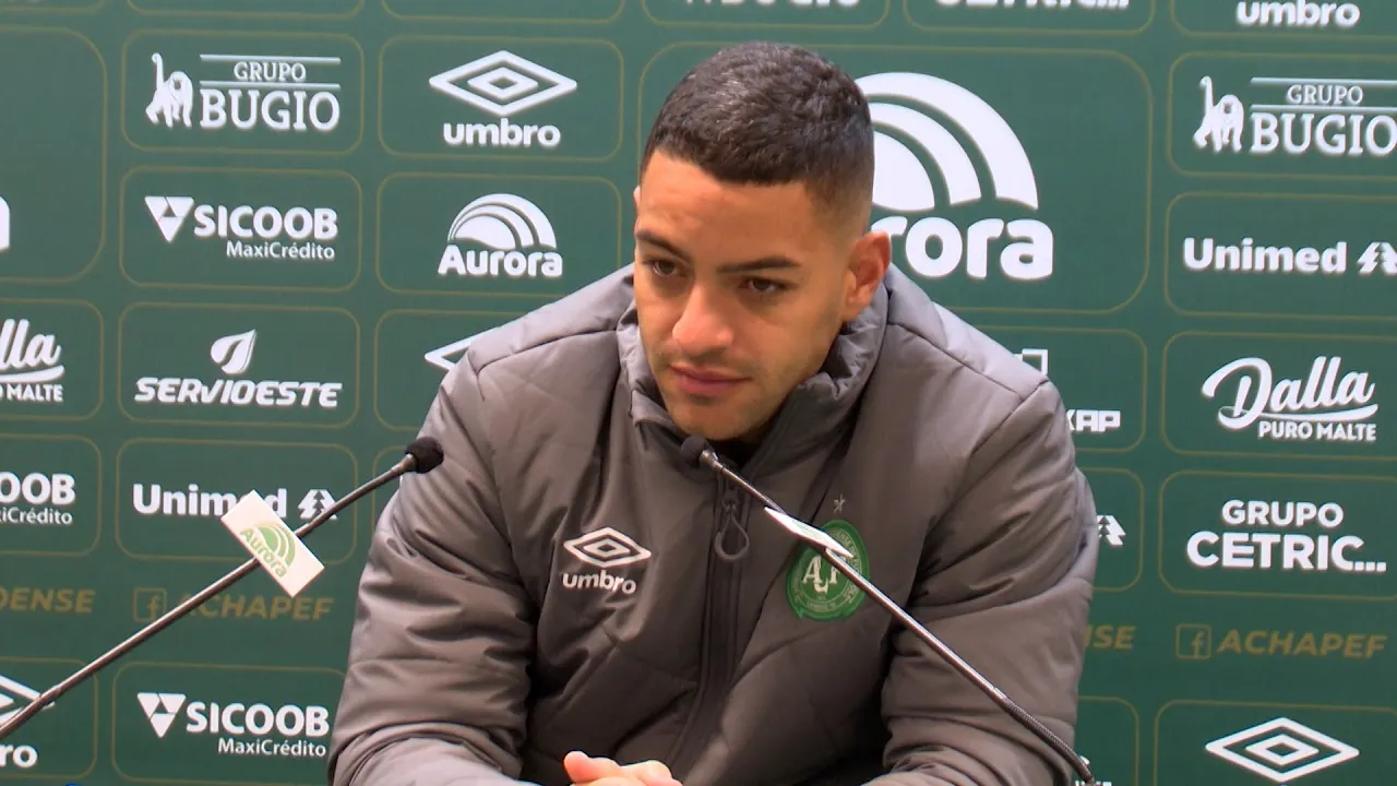 Atacante Felipe Ferreira projeta sequência da Chapecoense na Série B do Brasileiro