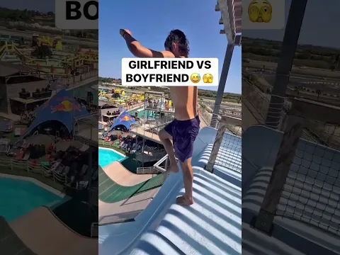 Who do You think Did It Better🤷‍♂️😅I brought my Girlfriend to the Worlds