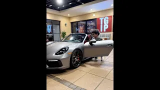   طفل يركب         بالذكاء الاصطناعي                                                             دندنها