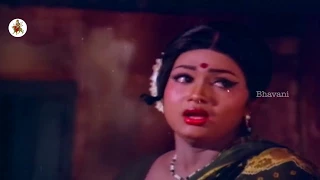 sutti velu trying to with anuradha terror telugu movie scenes