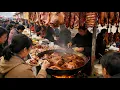 Lagu 中國四川重慶農村趕大集，到處充滿煙火氣，本地人能吃肉，一車豬頭500斤不夠賣，爆炒肥腸排隊買，麻辣鮮香超下飯，傳統手藝米花糖，能吃出小時候回憶，榮昌滷鵝、牛雜粉、鮮玉米餅、各種街頭美食令人胃口大開