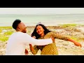 Download Lagu Jaalala shaggooyeedhaan.Yeroo bashannanaa maatii waliin. Galaanaa Gaaromsaa fi maatii isaa!