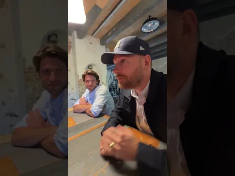POV: je oefent de 'serieuze' verhoorscène 😂 #stuktv #jachtseizoen #verhoor #lachen #humor #vrienden
