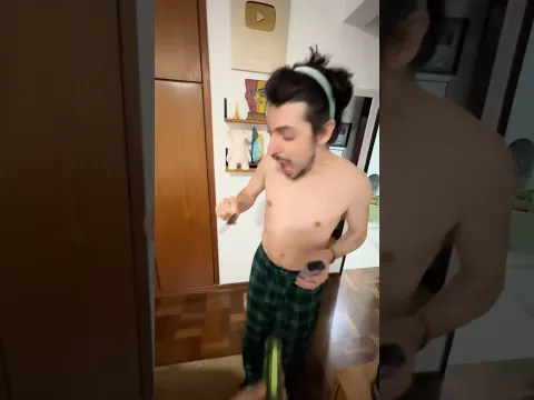 Trolei meus amigos com CHICLETE DE BARATA