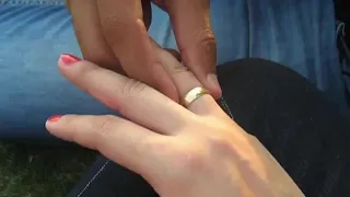 الخميس الجاي زفتها وتريد تشوفك فلانه         دندنها