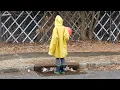 Download Lagu Georgie and the Sewer Drain and Pennywise the Clown - WeeeClown Around