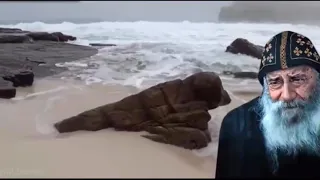 كن مطمئنا جدا جدا ولا تفكر في الأمر كثيرا بل دع الأمر لمن بيده الأمر 