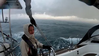 Lightning’s everywhere! Heading to Shelter Bay Marina – EP 108 Sailing Seatramp