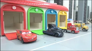 Disney Cars Garage depature toys play