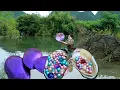 Download Lagu 😱🎁🎁Opening the giant clam, the girl discovered a treasure trove of precious jewels.