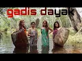 Download Lagu GADIS DAYAK❗❗ KESERUAN GADIS DAYAK MENCARI IKAN DAN UDANG DI AIR YANG BERWARNA HITAM