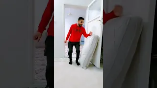 بعد مابرهان شاف هيلين وليليان راحو حب يجرب يعمل متلهم 