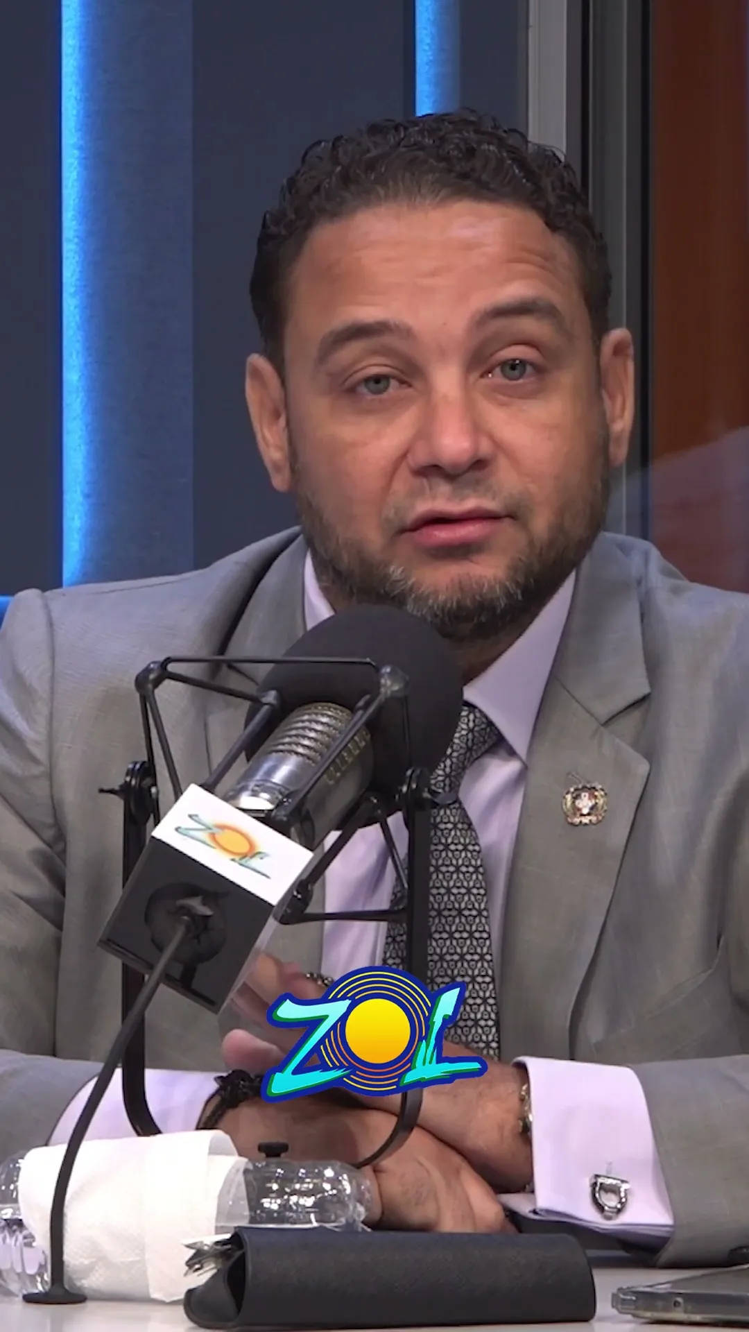 JHAEL ISA NO PUEDE OCUPAR DOS POSICIONES AL MISMO TIEMPO