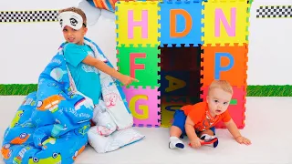 Download Vlad and Niki sleeping at Playhouses for kids MP3